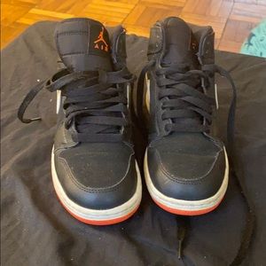 Jordan black 1